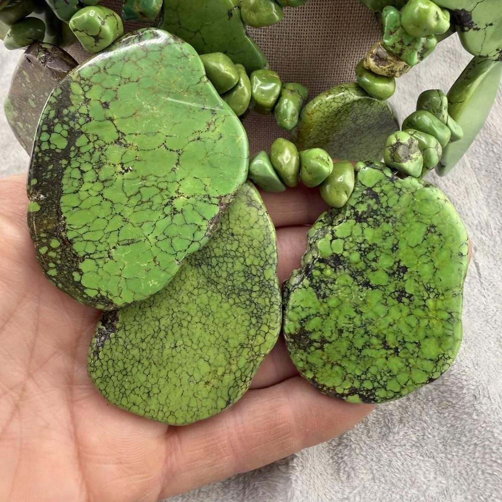 Vintage Statement Necklace Kelly Green Stone Layered HEAVY 18" - Picture 6 of 11